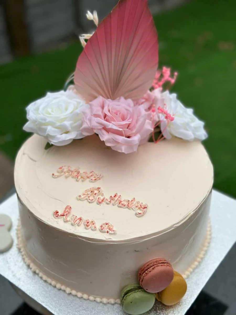 Anna's Elegant Birthday Cake
